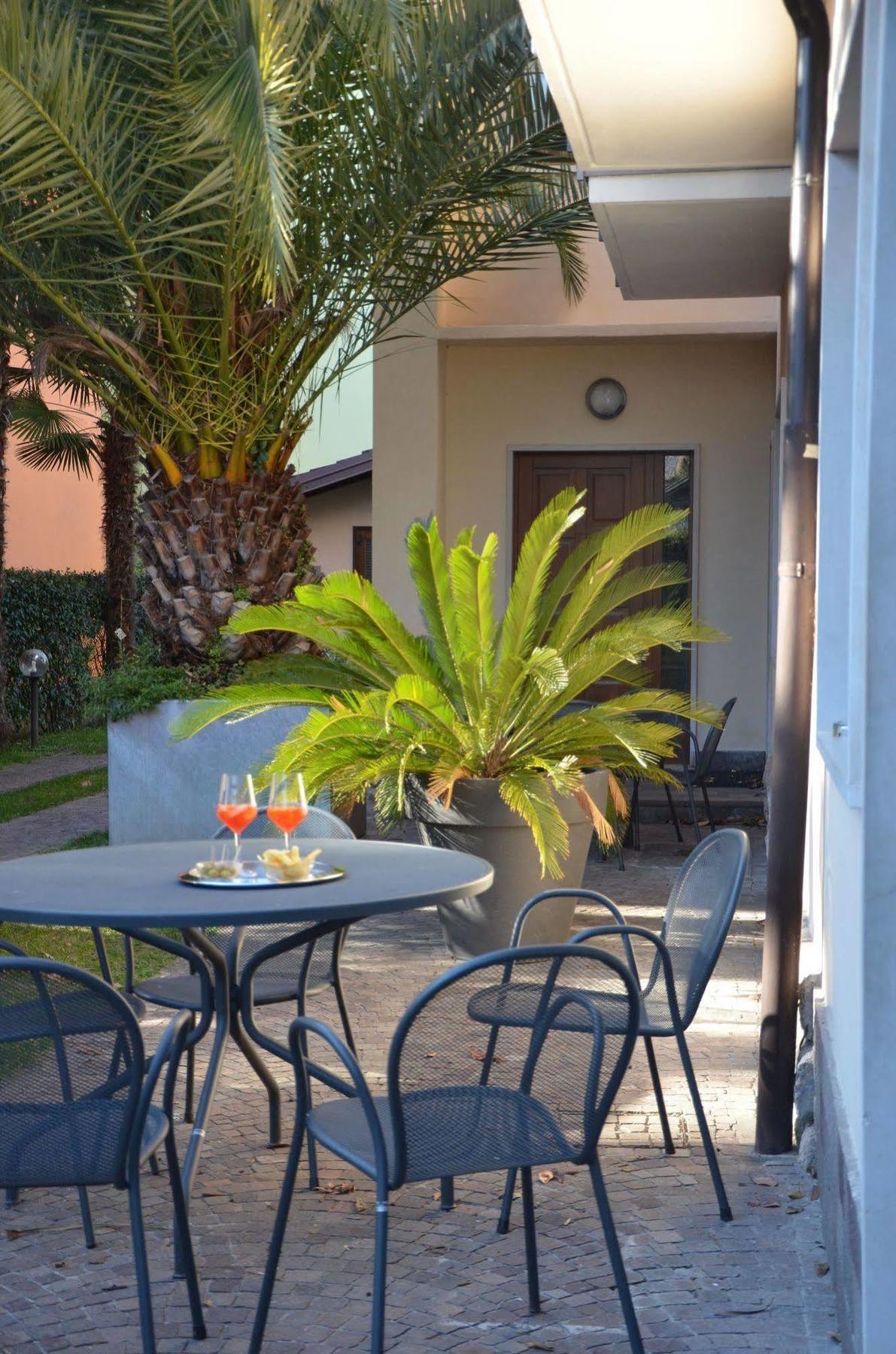 Phoenix Aparthotel 2*